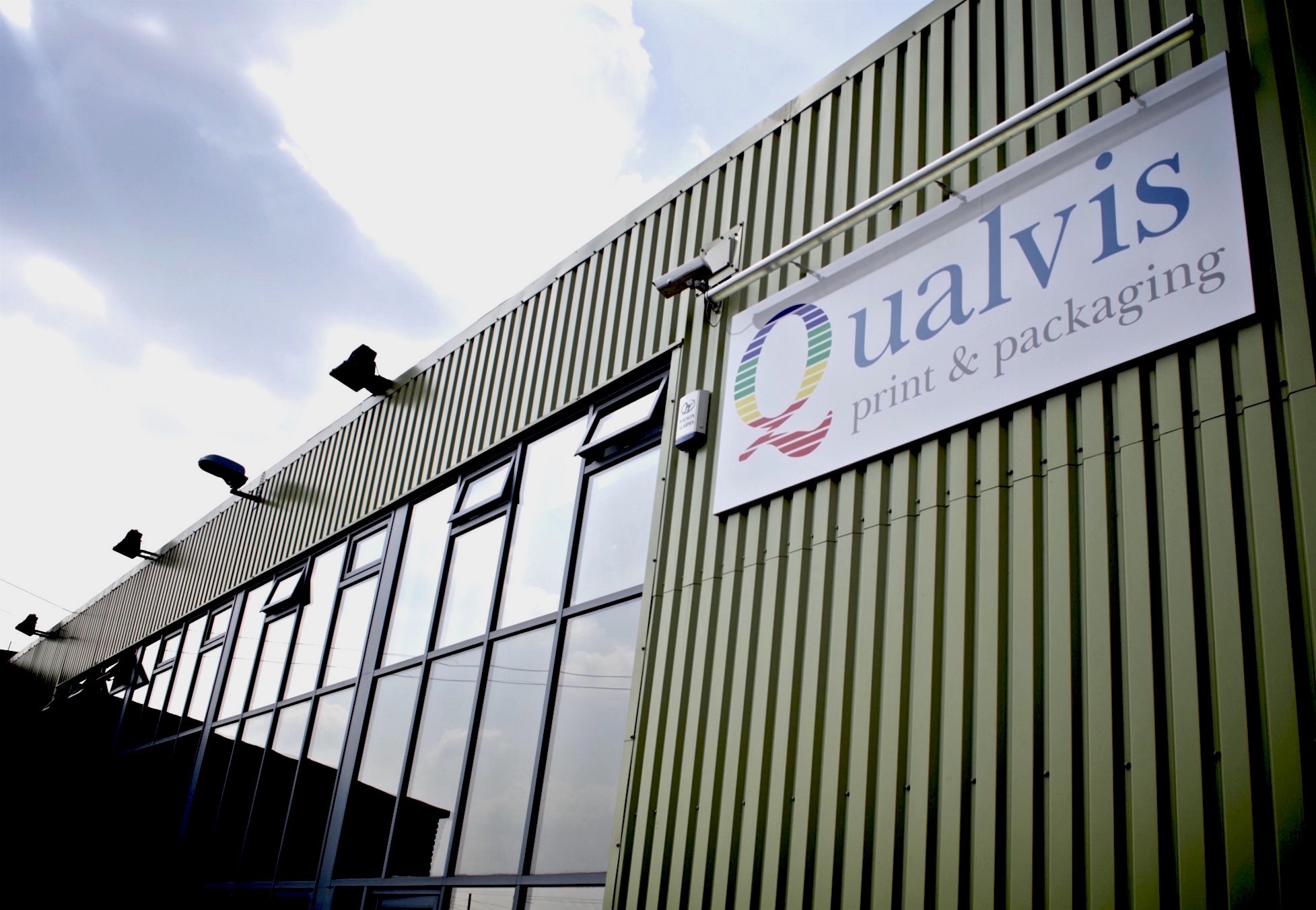 Qualvis implements low migration inks across its production Labels