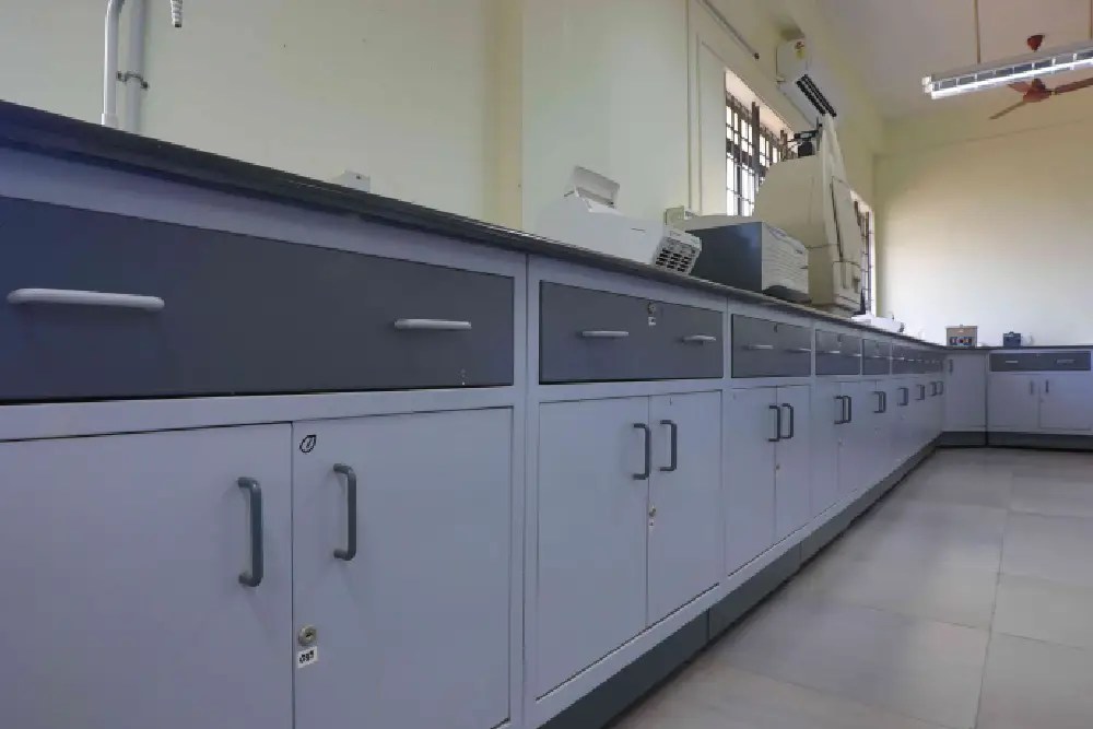 Instrument Table Manufacturers in Chennai Hyderabad Bangalore