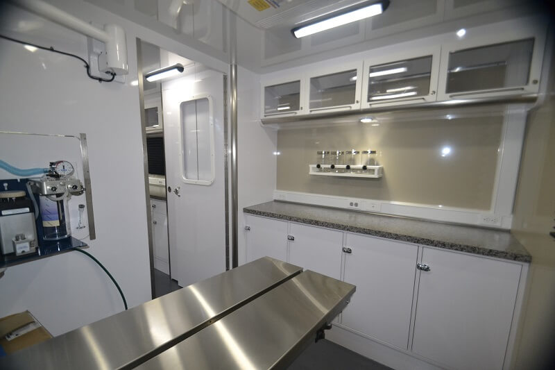 31ft Mobile Veterinary Clinic La Boit Specialty Vehicles, Inc.