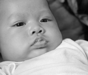 Mon bébé bave beaucoup, estce normal ? La Boîte Rose