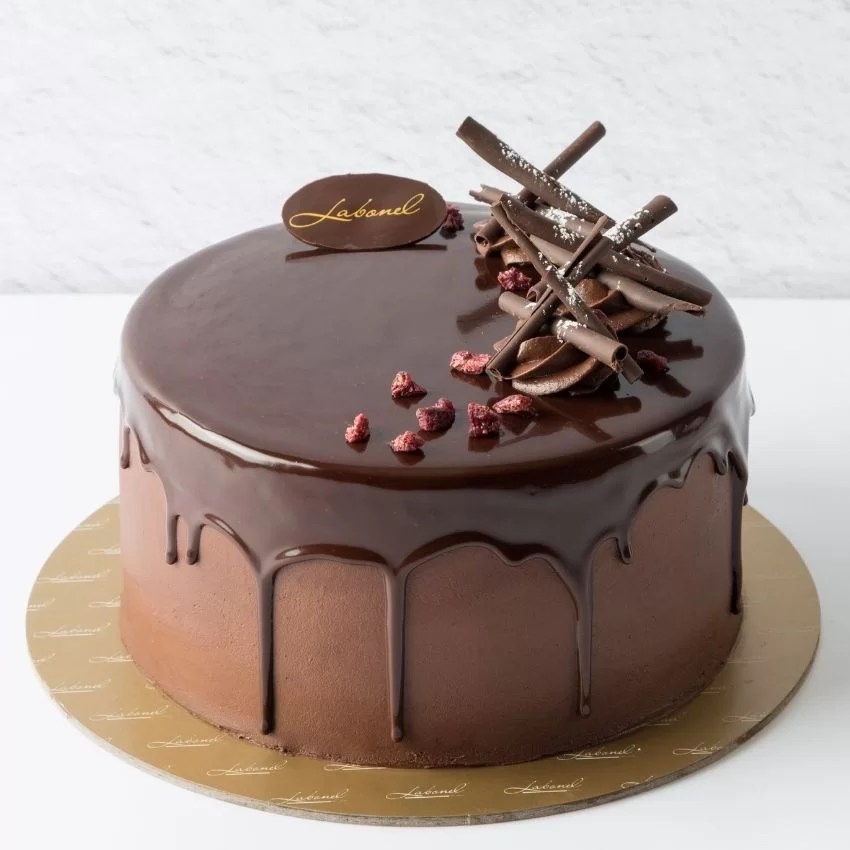 Order Chocolate Cake With Raspberry (Eggless) Online at Labonel Fine Baking