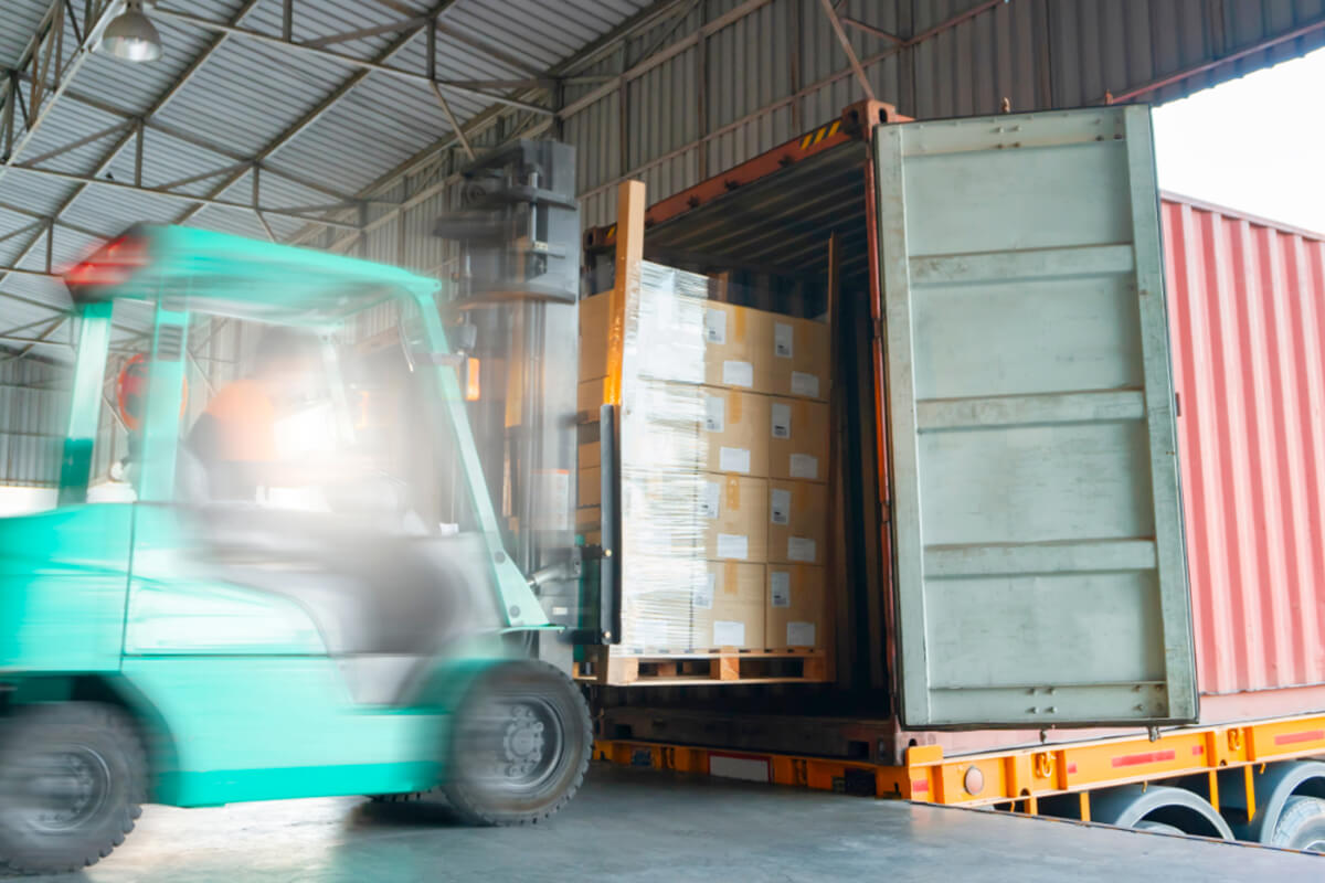 Loading and Unloading Shipping Containers Without a Dock