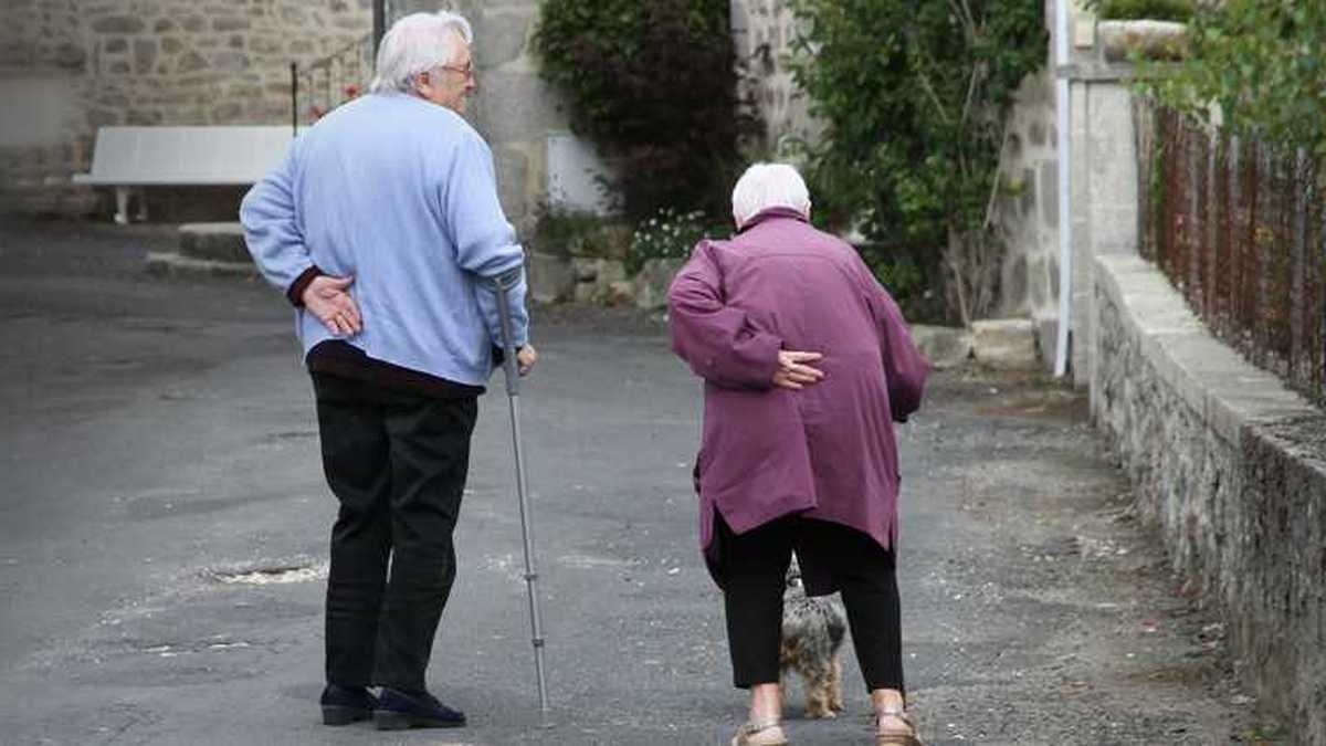 Abuelos viviendo solos “Hay que ver si están en condiciones de
