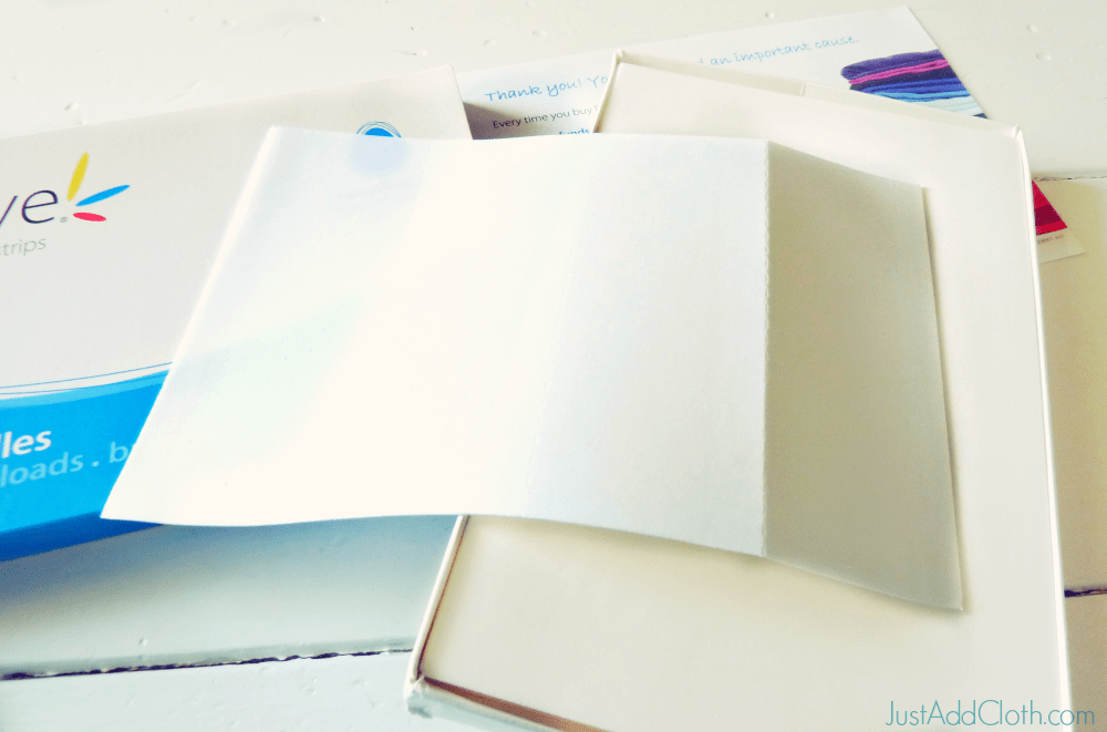 Eco & Convenient Dizolve Laundry Detergent Strips Lake and River Studio