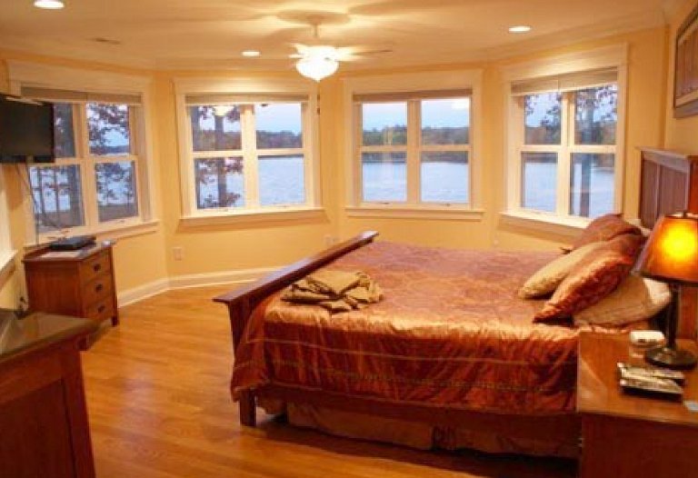 Serenity Cove a Waterfront Vacation Rental Home at Lake Anna, VA