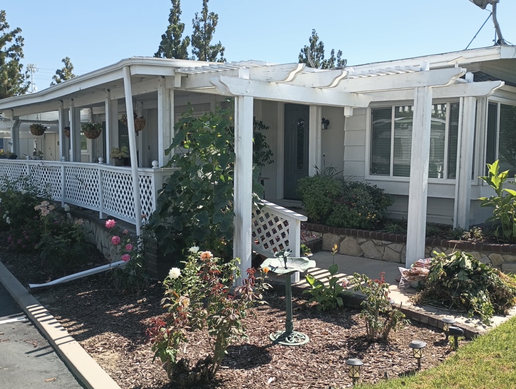 345 Lakepark Dr 127 Placentia, CA 92870 LPH