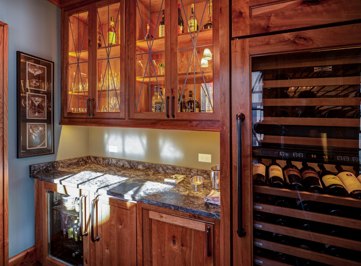 Lakeside Development Dining Room & Butler Pantry Lakeside