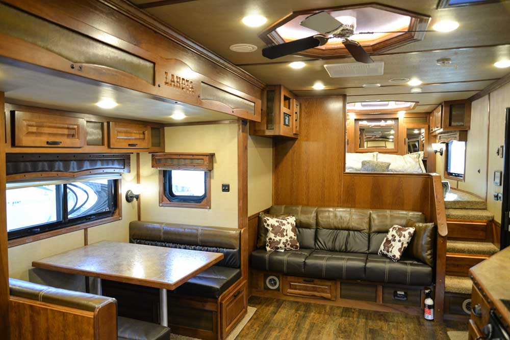 America's 1 Sold Living Quarters Horse Trailer Lakota Horse Trailers