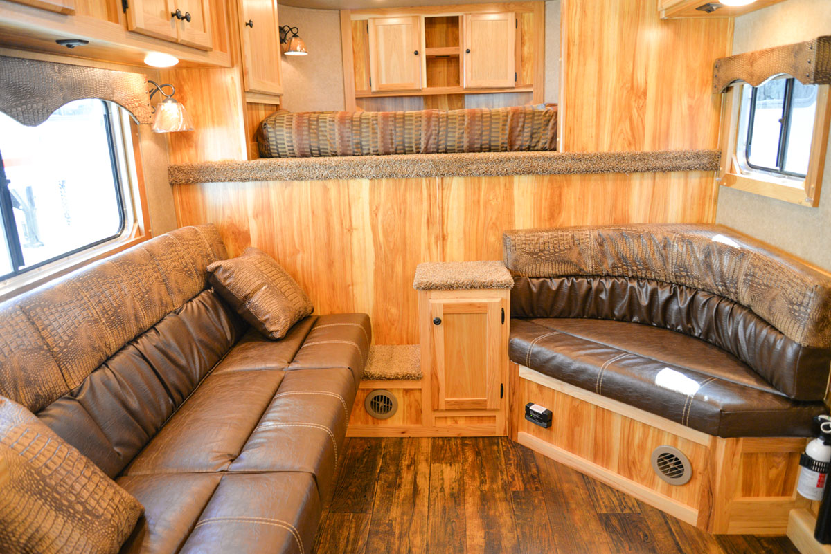 America's 1 Sold Living Quarters Horse Trailer Lakota Horse Trailers » C8X13.5 Charger