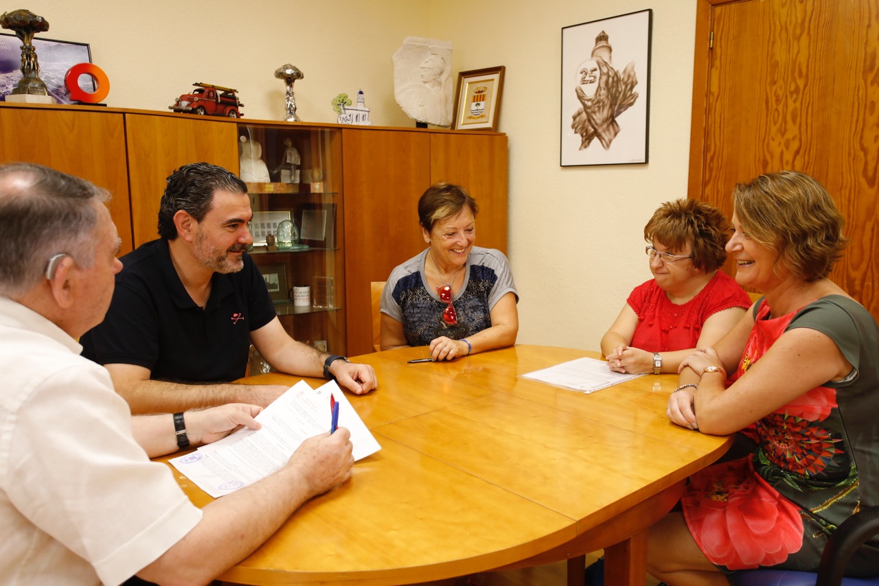 El ayuntamiento de l’Alfàs del Pi y la Asociación Anémona renuevan su convenio de colaboración