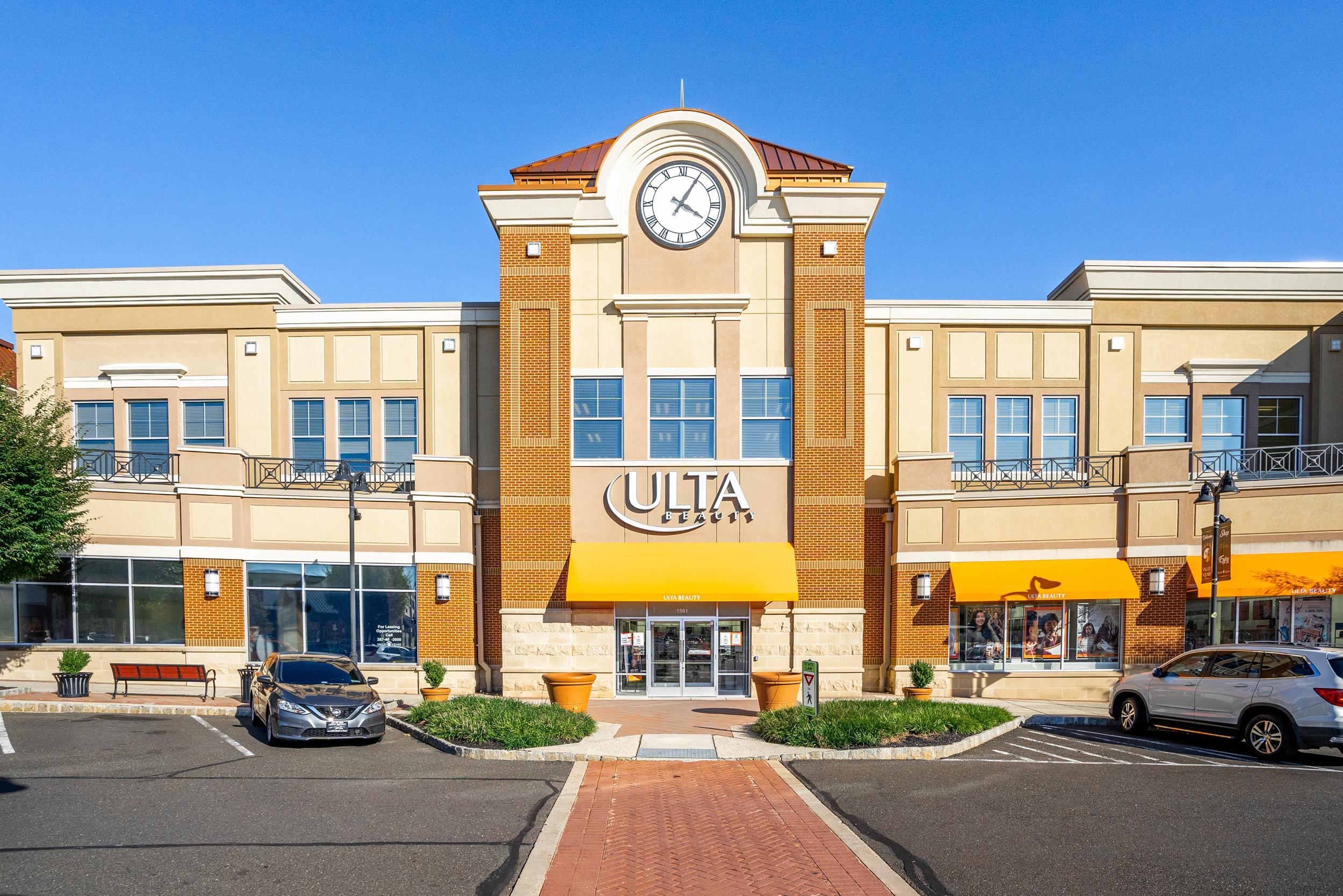 The Shops at Valley Square Lamar Companies