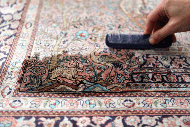 Cleaning Of Your Silk Carpet Laminate Panel