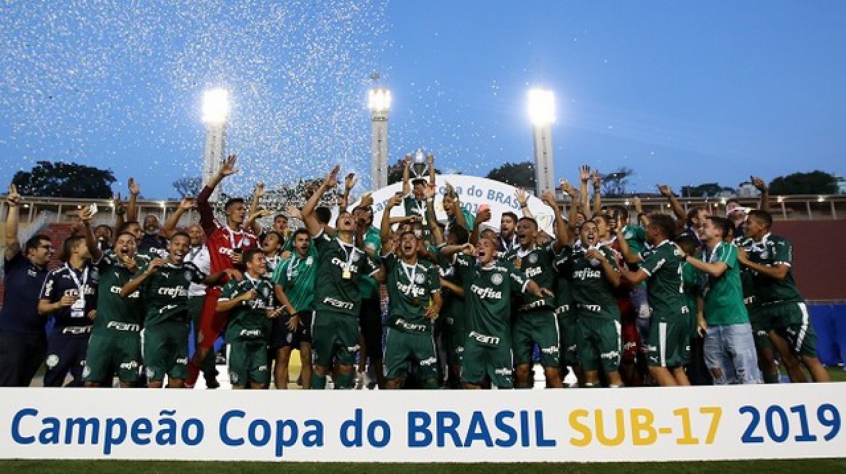 Quer ganhar uma grana extra nesta partida? Campeao Da Copa Do Brasil Sub 17 E Sub 20 Palmeiras Atinge Feito Inedito Lance