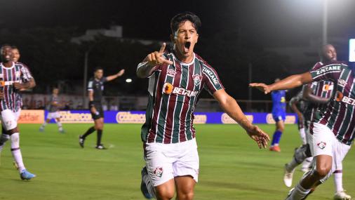 Faz o L! Em jogo com xingamentos a Abel, Cano marca e