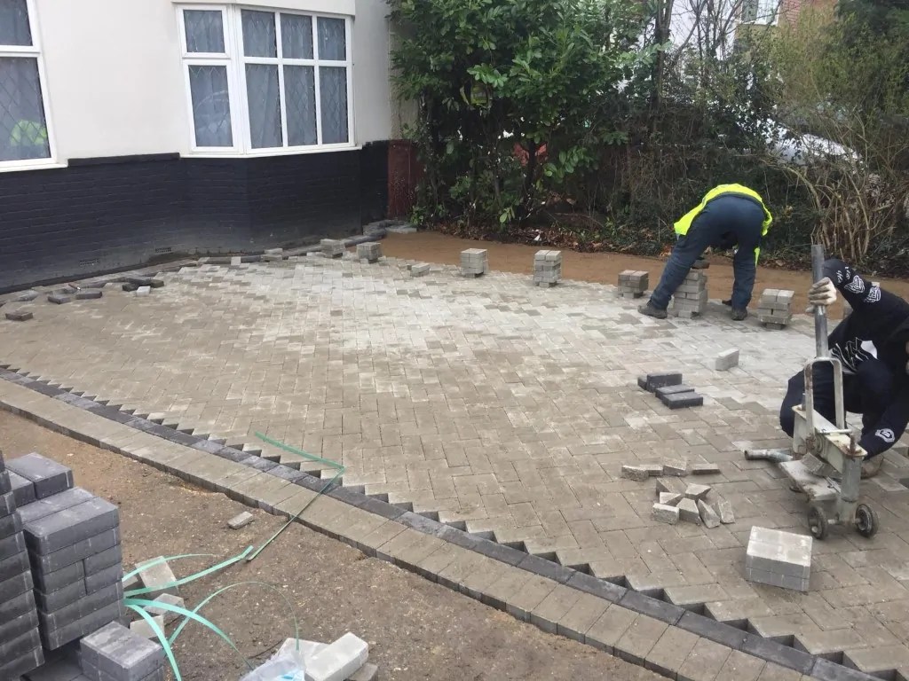 Laying Block Paving Landcraft Driveways and Patios