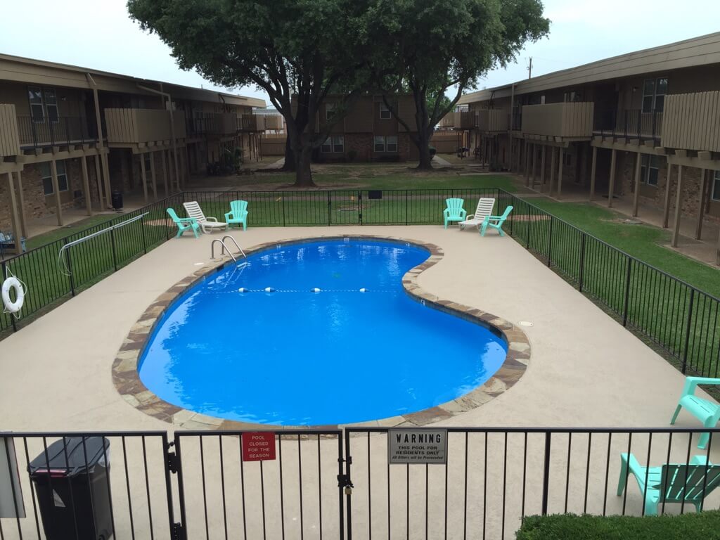 VC Pool Landmark Realty, LLCLandmark Realty, LLC Apartments in