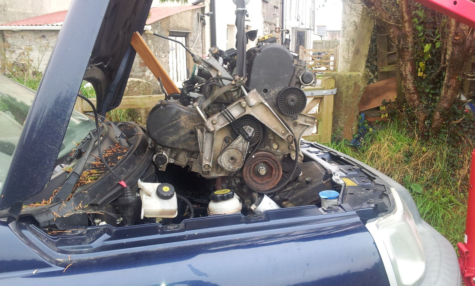 You should probably understand the absolute basics of how an engine works in this game in advanced mode before continuing. Freelander 1 - Auto Gearbox Removal | LandyZone - Land ...