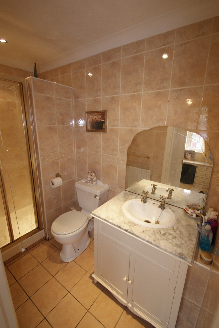 Gwynne Avenue, Croydon, 3 bedroom, Detached