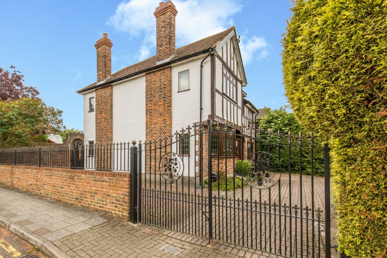South Eden Park Road, Beckenham, 5 bedroom, Detached