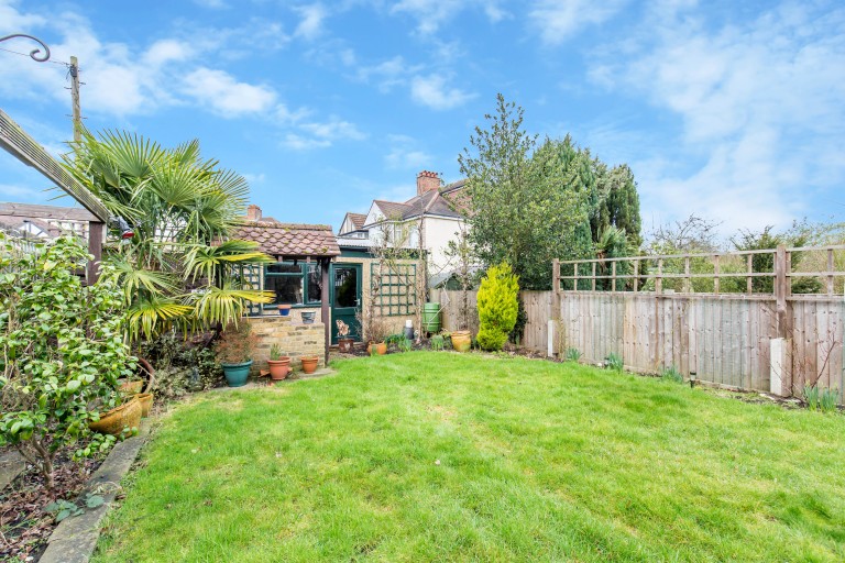 Lodge Gardens, Beckenham, 4 bedroom, End Of Terrace