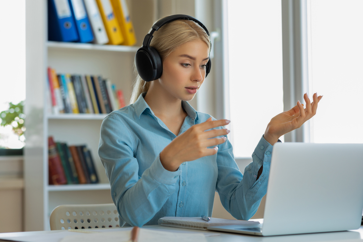 The 7 Things to Consider When Looking for an Interpreter