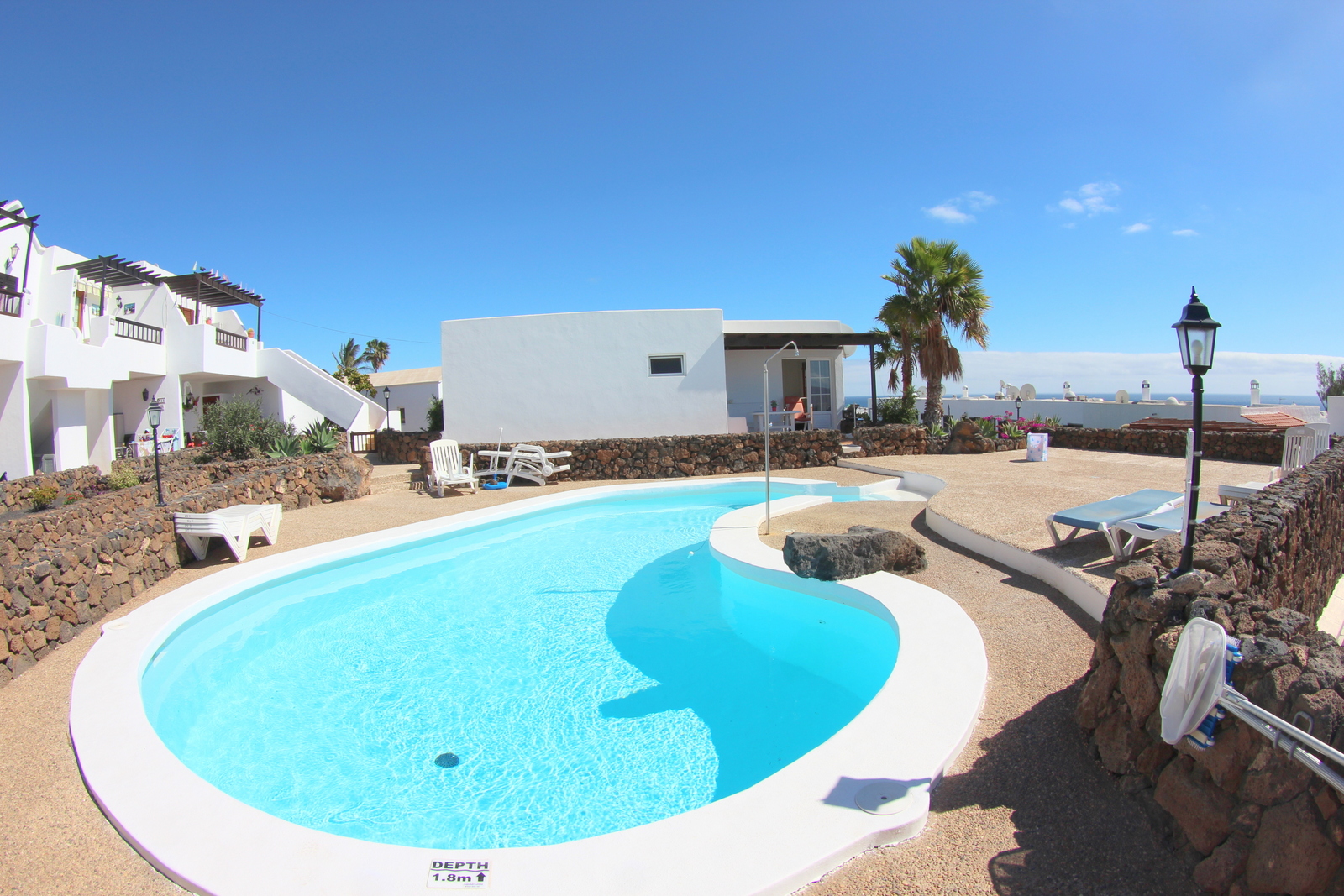 holiday home great bungalow in Puerto del Carmen with comunal heated