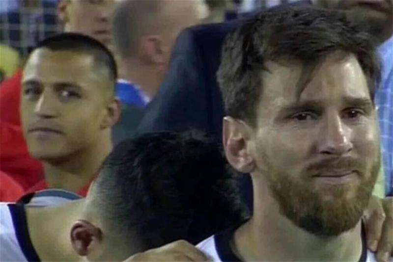 Alexis habló del día que vio a Leo Messi llorar