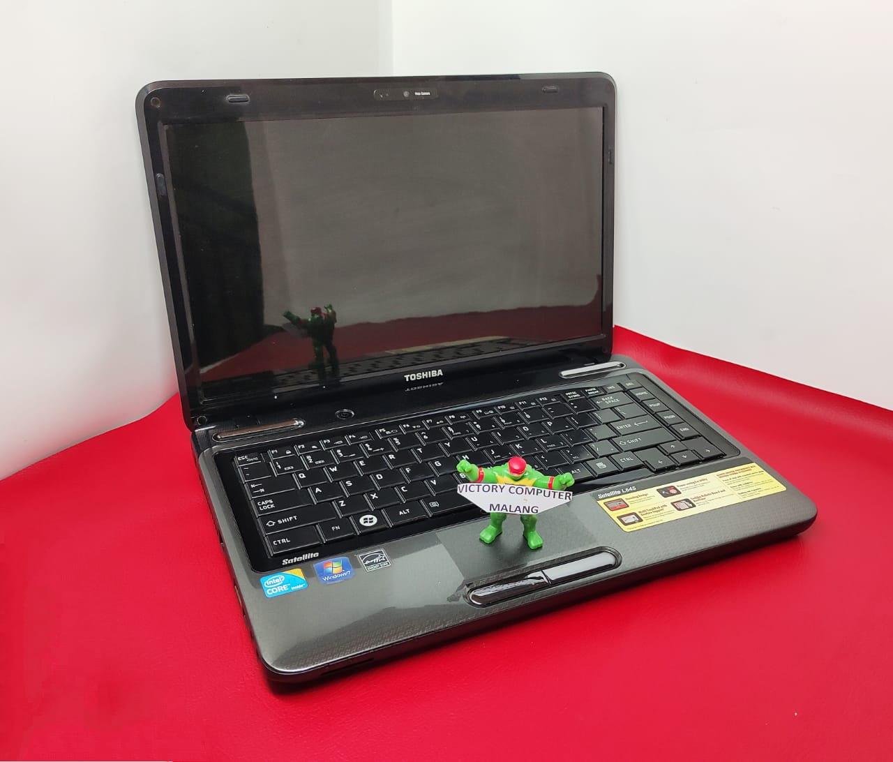 Laptop Bekas TOSHIBA Core i3 Super Mulus cuma 2jutaan Laptop Bekas
