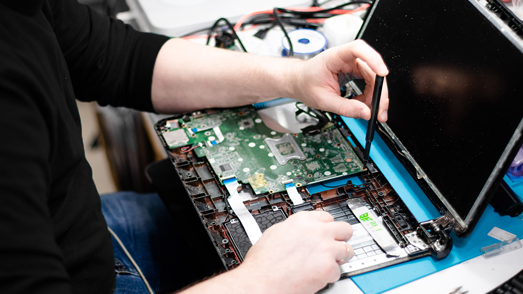 Laptop Repairs for Medway, Kent & UK Kent's Leading Laptop Repair Service