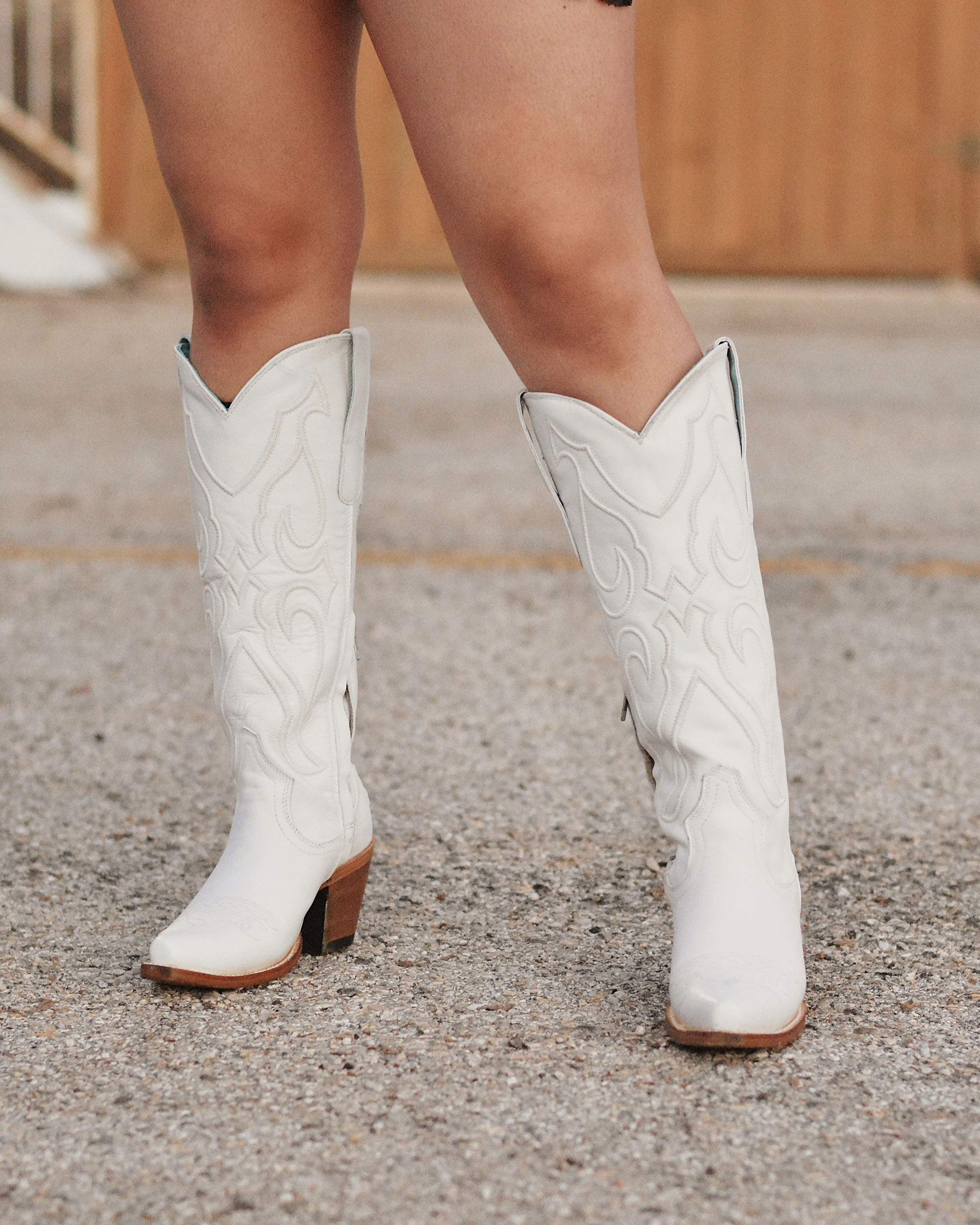 Corral Women’s Full Pure White Tall Western Boot Snip Toe Z5074 La