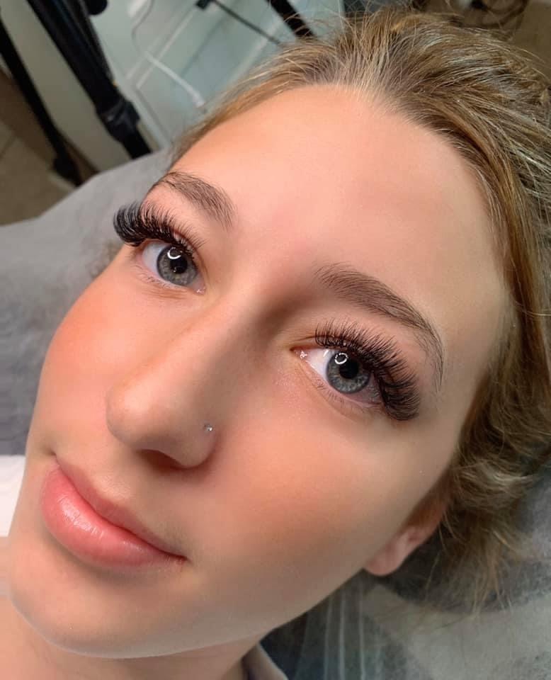 Lash Touch Studio. Eyelash Extensions Classic Natural, Hybrid