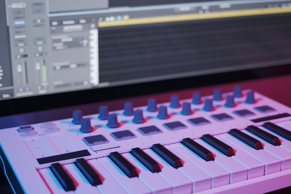 Best MIDI Controller for Logic Pro X of 2024 Lauras MIDI Heaven