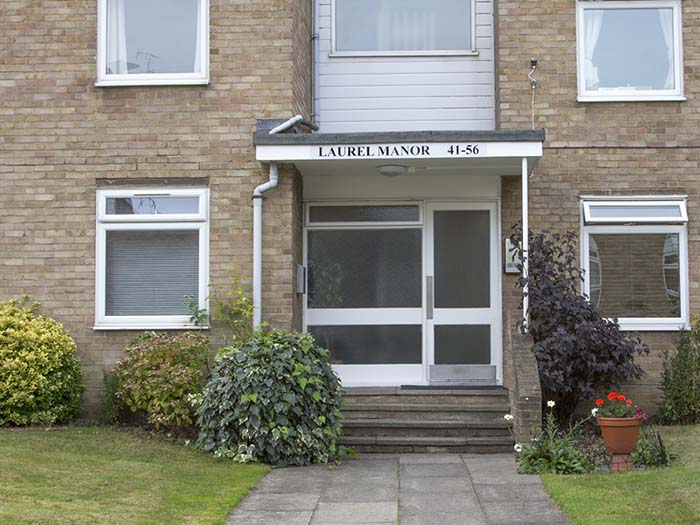 16x9 Laurel Manor Picture Gallery