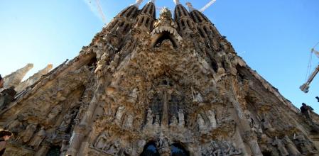 La Sagrada Familia Saca Brillo A La Fachada Del Nacimiento