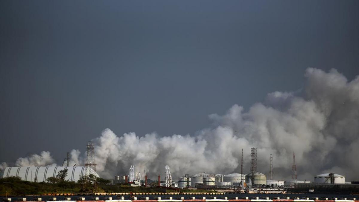 Al menos 13 muertos por la explosión en la planta petroquímica de México