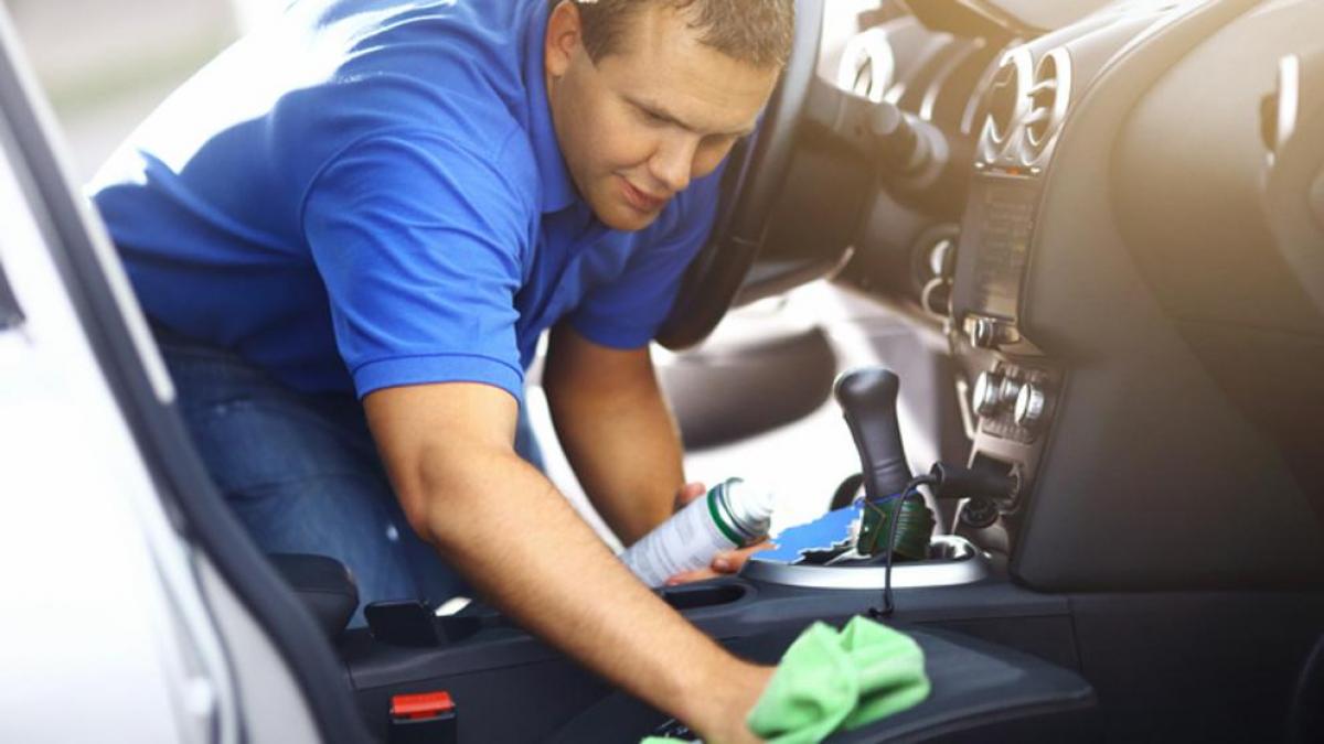10 consejos para limpiar tu coche como un profesional