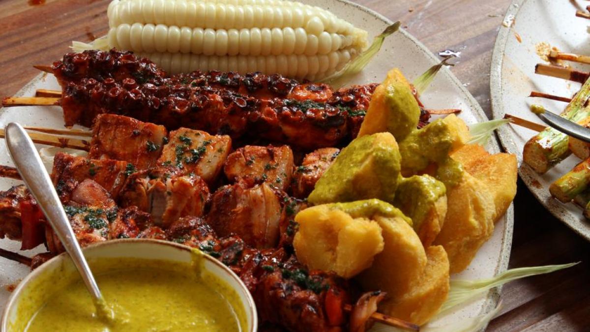 Cómo cocinar anticuchos, la receta peruana más tradicional
