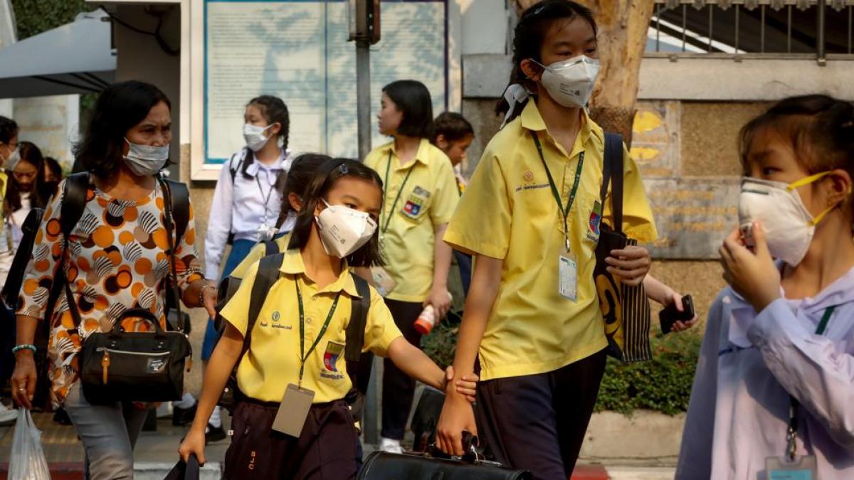Cierran más de 400 escuelas por la contaminación en Bangkok
