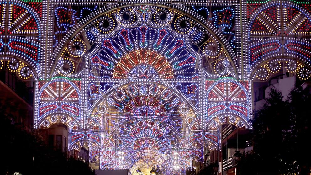 Las luces más espectaculares de Russafa encienden la vida nocturna en
