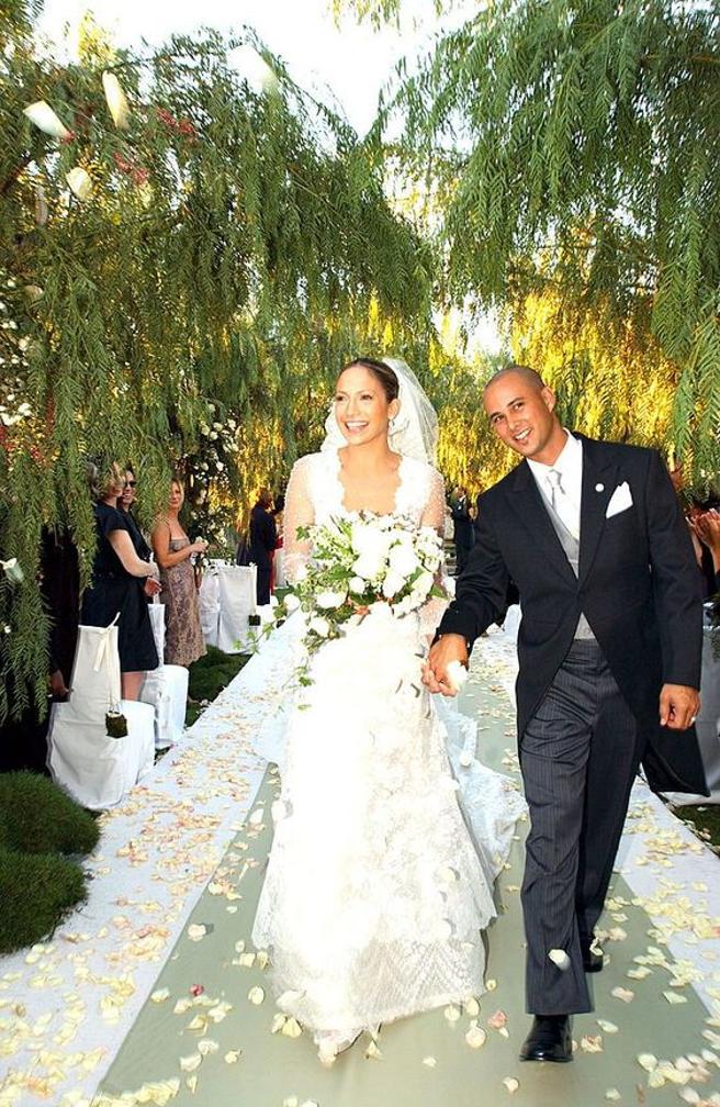 Todos los vestidos de novia que Jennifer Lopez ha llevado hasta el momento