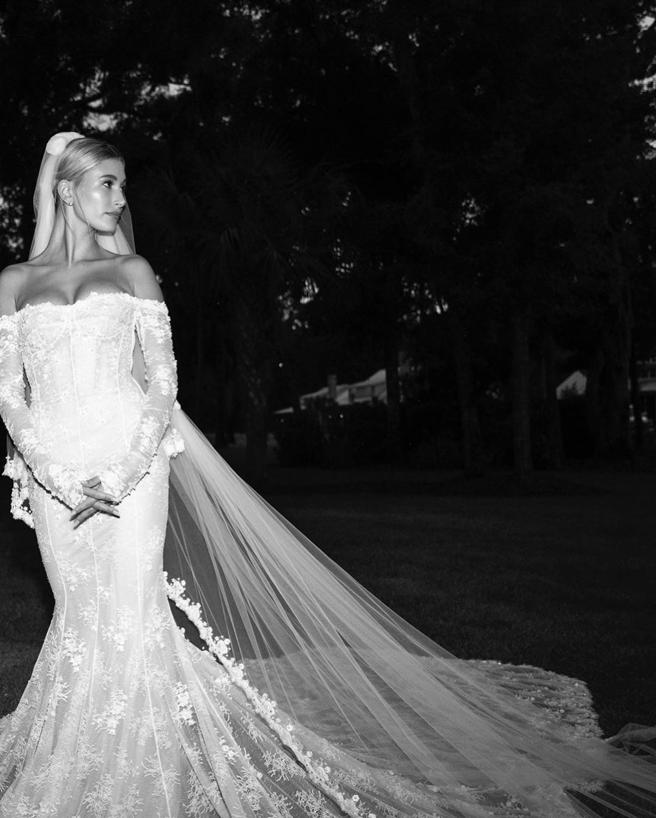 Hayley Baldwin Salen a la luz las fotos inéditas del vestido de novia