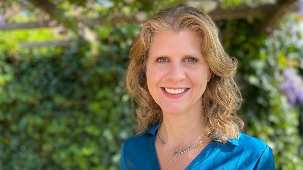 “El estrés sostenido, dormir poco y el plástico engordan”