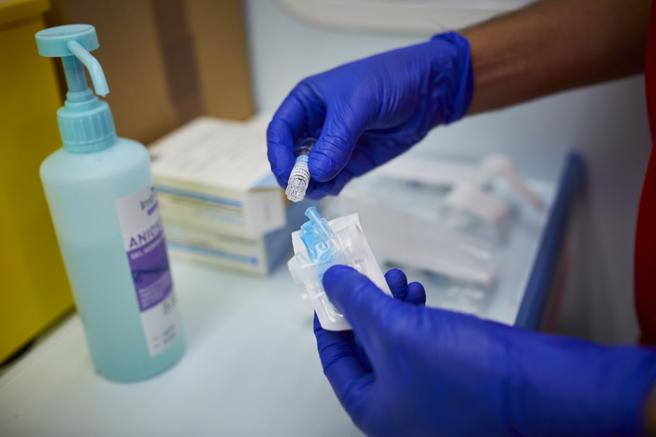 Los neumólogos avisan de la importancia de vacunarse de la gripe para