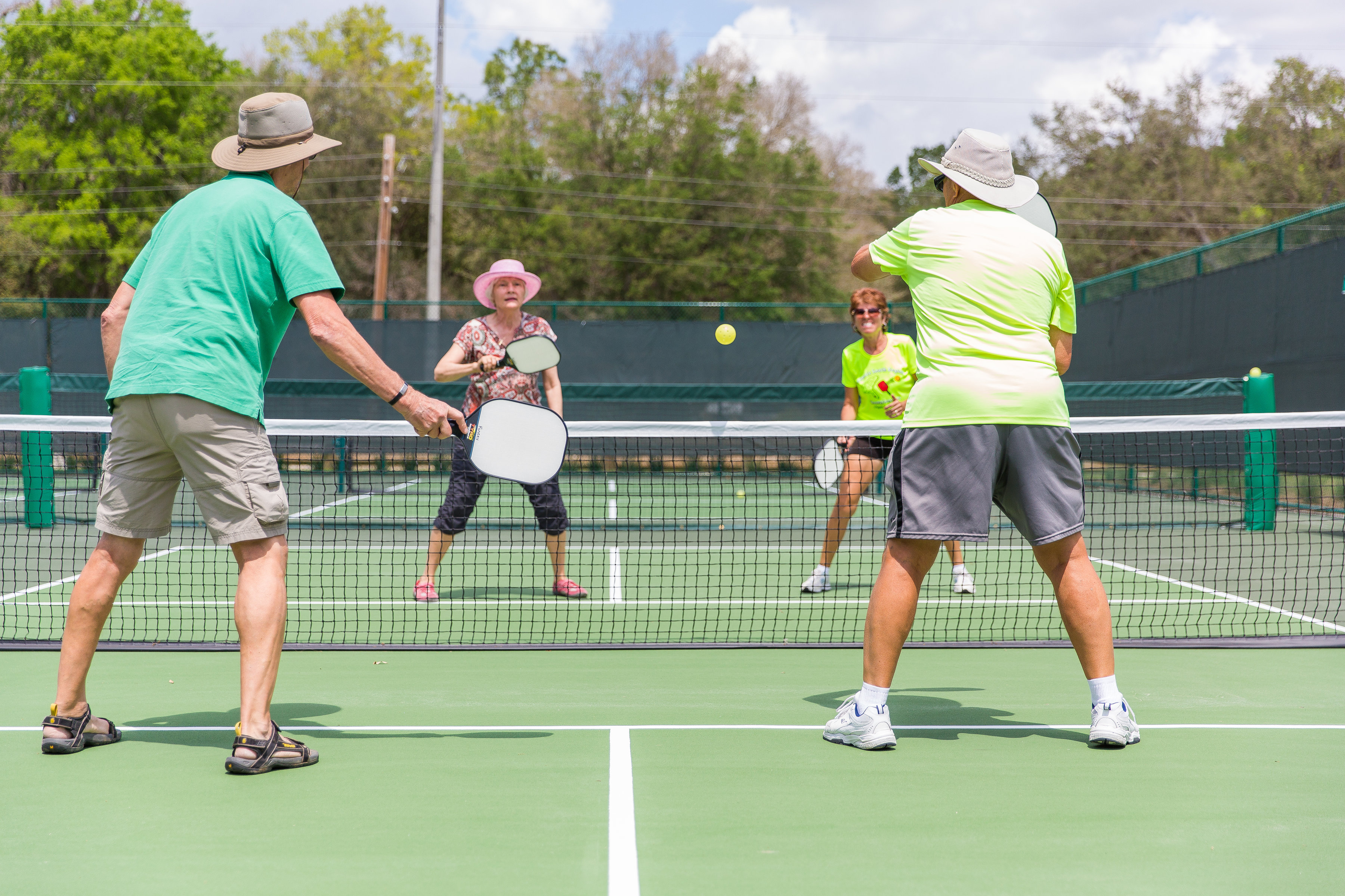 ¿Qué es el pickleball, qué necesito y cómo se juega a este deporte de moda?