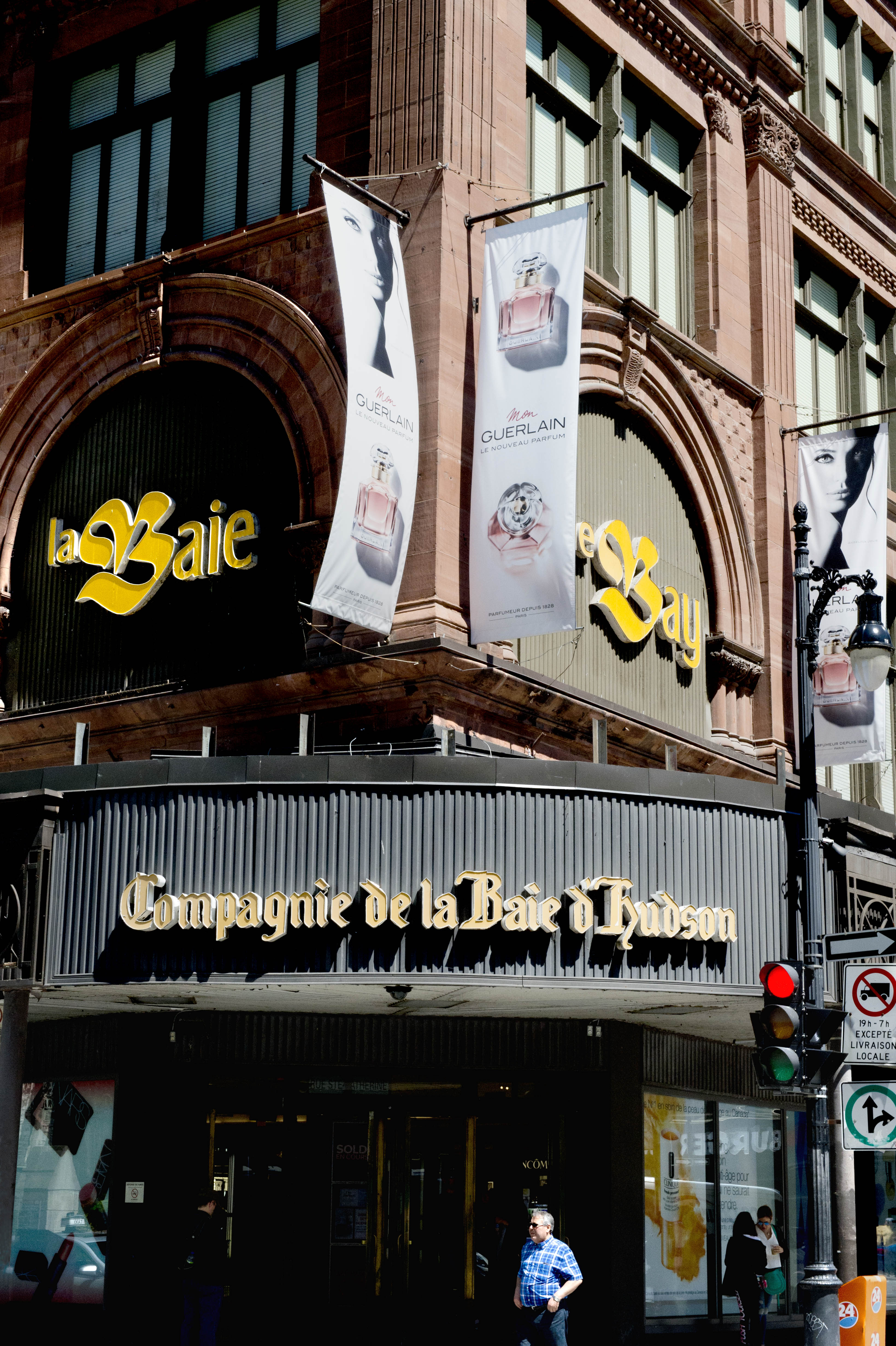 Regalar un edificio, ¿una manera de pedir perdón por la colonización?