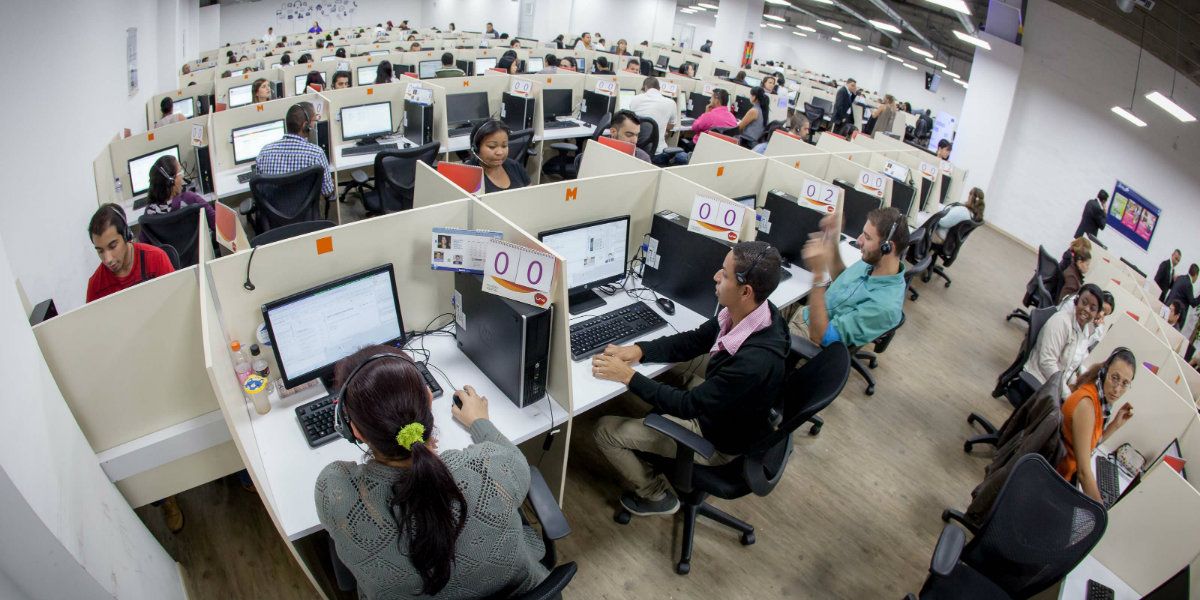 El Grupo Santalucía cerrará 53 'call centers' en Andalucía solo