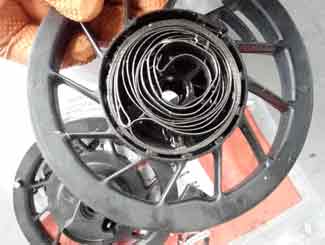 Lawn Mower Pull Cord Not Catching (This Is Why)