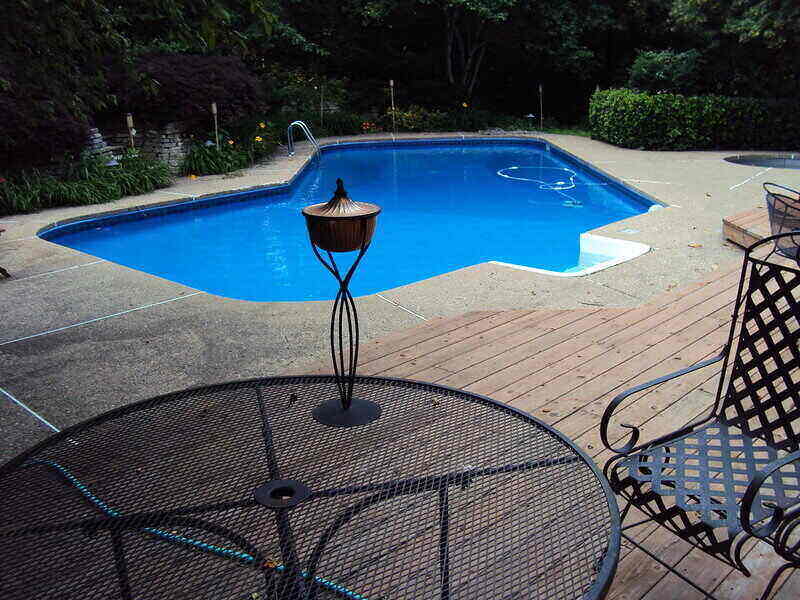 Pricing Guide How Much Does Pool Service Cost? Lawnstarter