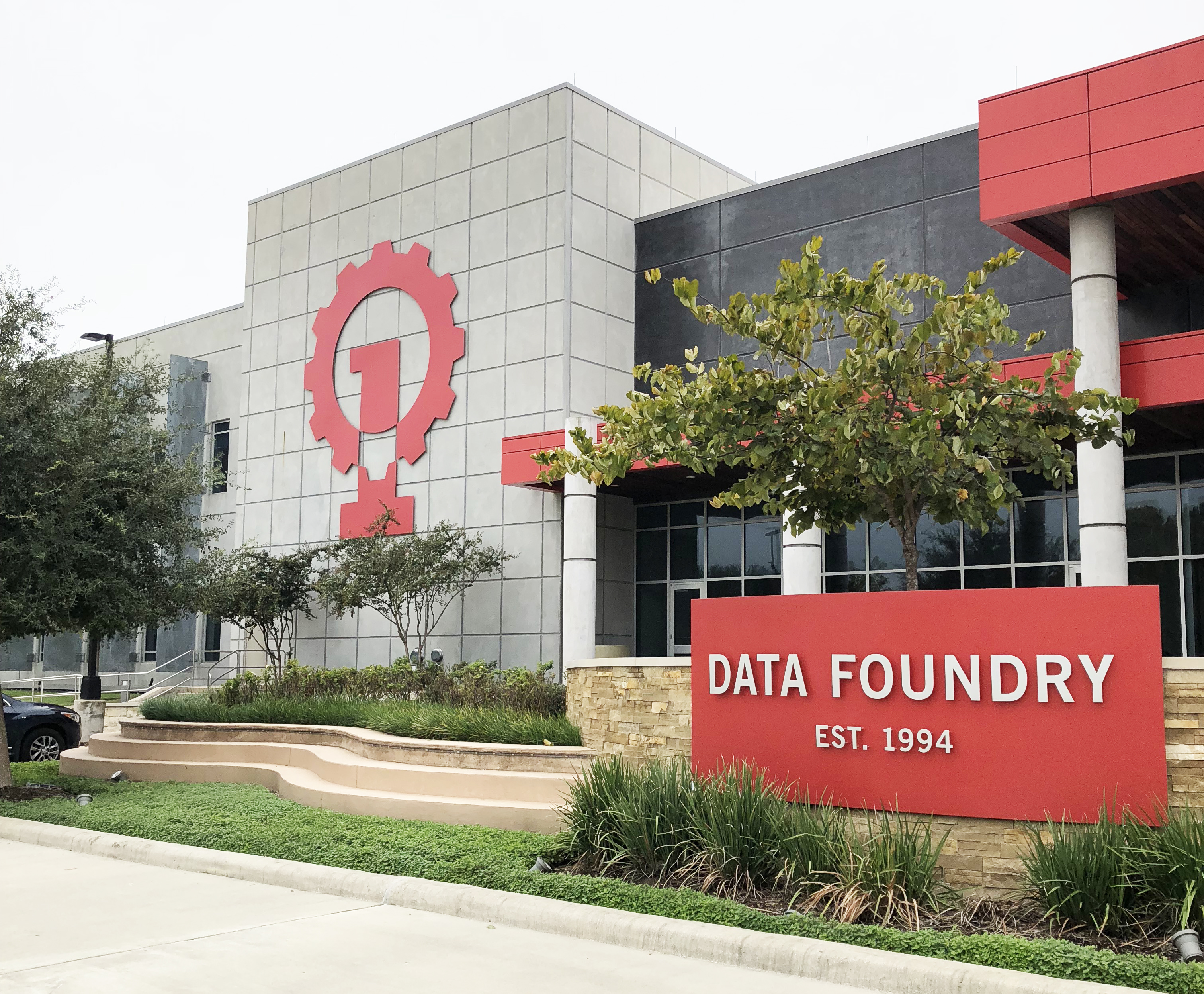 Houston Texas Data Center LayerHost