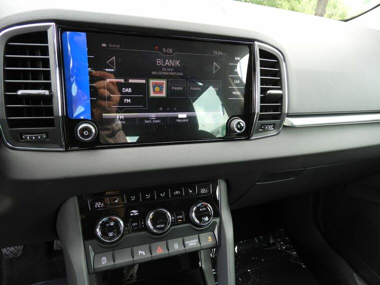 Škoda Karoq 1.5TSi 110kW Style NAVI,TAŽNÉ,BLIND SPOT,KAMERA,VARIOFLEX